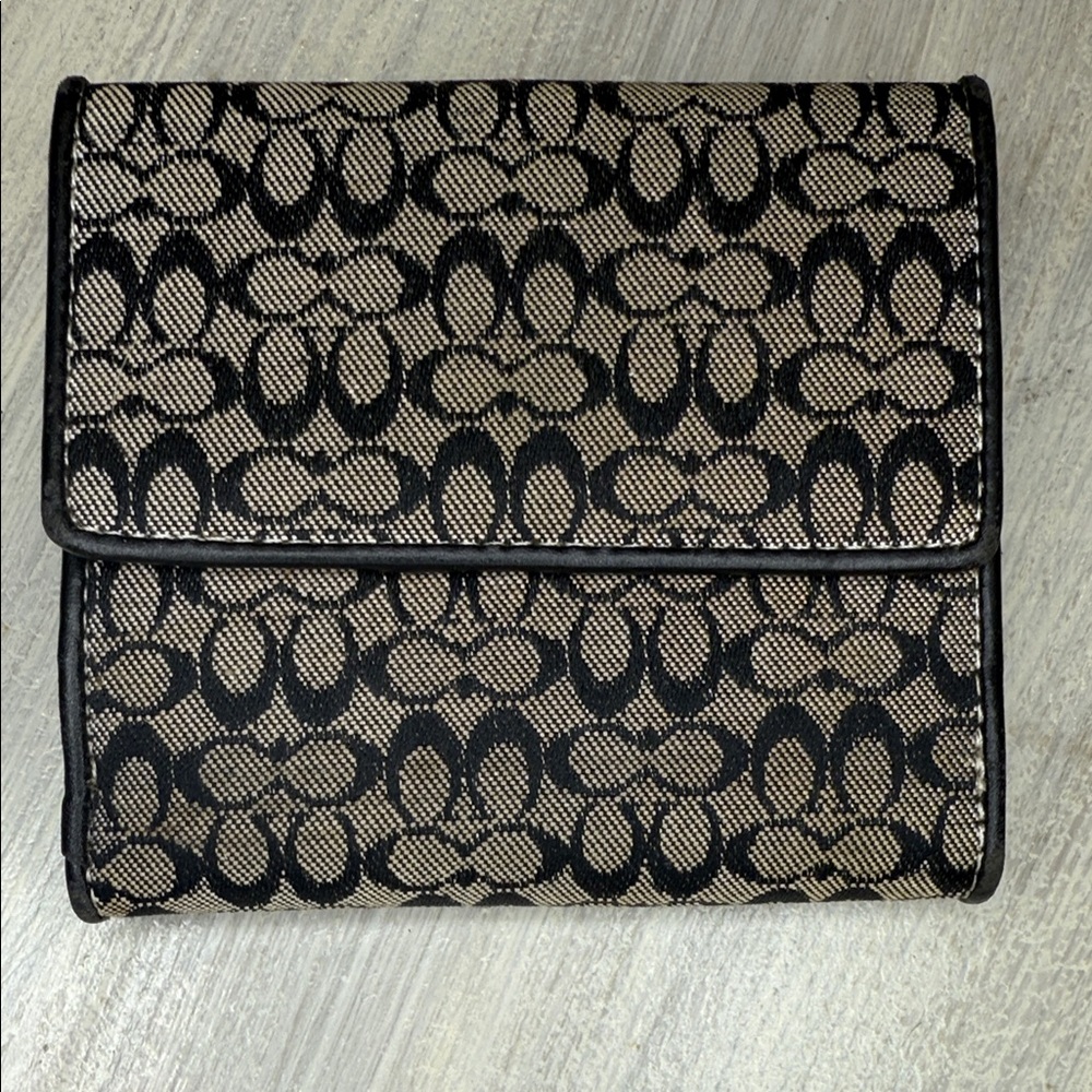 Source Unknown Black and Cream Patterned Wallet